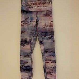 Cropped Lulu lemon yoga pants